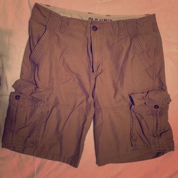 Old navy cargo short - Picture 1 of 2